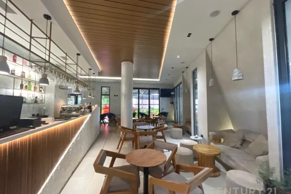 Business Property for Rent 2+1 in Tirana - 1,800 Euro