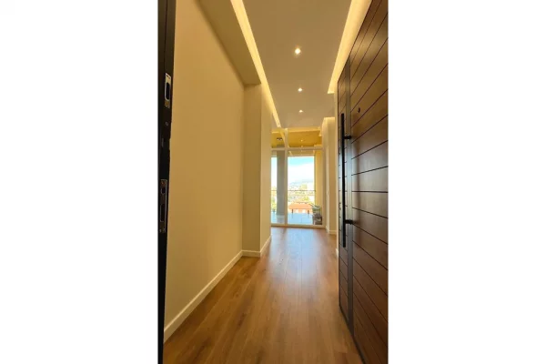 Shtepi ne shitje Apartament ne Tirane, 2+1, Mobilimi E mobiluar, Pagesa 185,000  Euro.