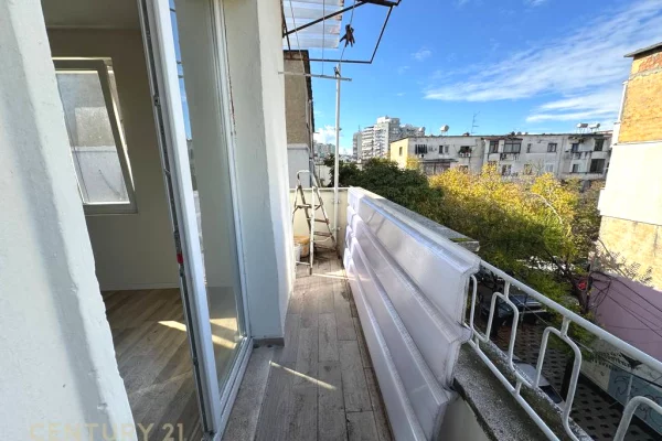 Shtepi ne shitje Apartament ne Tirane, 2+1, Mobilimi E mobiluar, Pagesa 155,000  Euro.