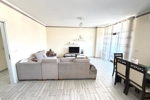 Shtepi me qera 2+1 ne Tirane - 550 Euro