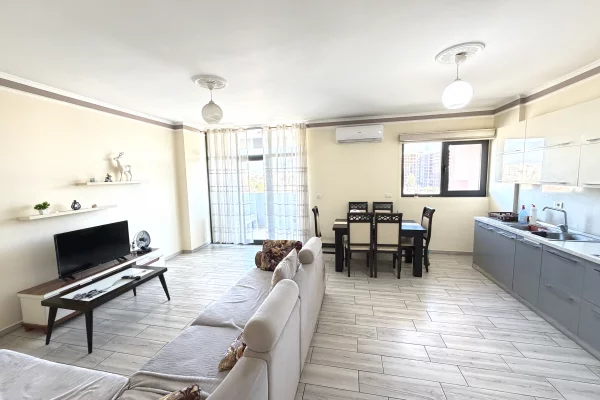 Shtepi me qera 2+1 ne Tirane - 550 Euro