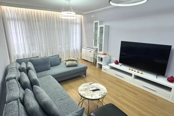 Shtepi ne shitje 2+1 ne Tirane - 700 Euro