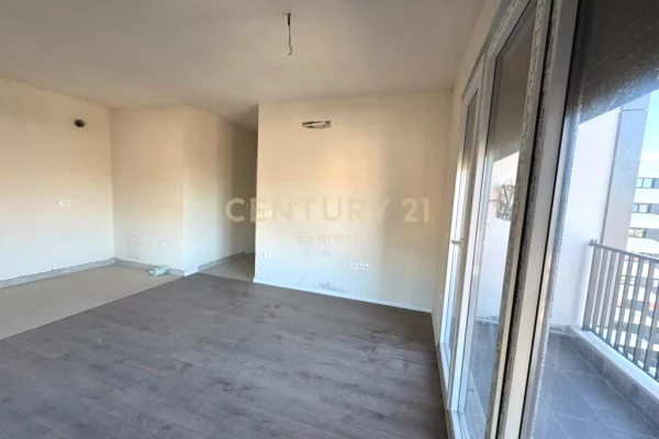 Shtepi ne shitje Apartament ne Tirane, 2+1, Mobilimi E mobiluar, Pagesa 197,000  Euro.