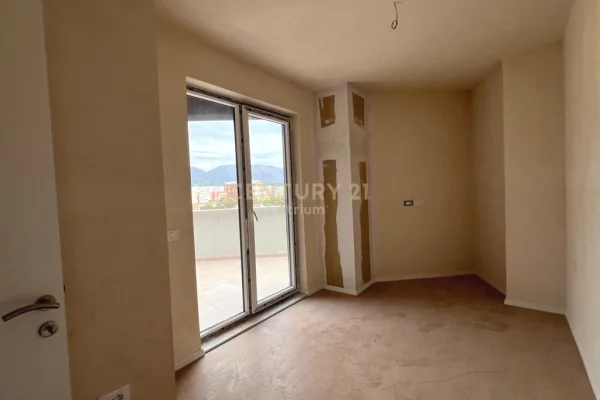 Shtepi ne shitje Apartament ne Tirane, 2+1, Mobilimi E mobiluar, Pagesa 150,000  Euro.