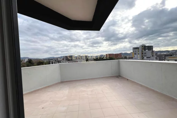 Shtepi ne shitje Apartament ne Tirane, 2+1, Mobilimi E mobiluar, Pagesa 150,000  Euro.