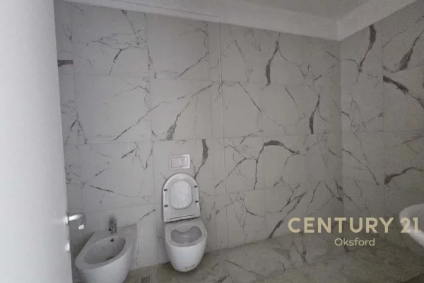 Shtepi ne shitje Apartament ne Tirane, 2+1, Mobilimi Bosh, pa mobiluar, Pagesa 104,000  Euro.