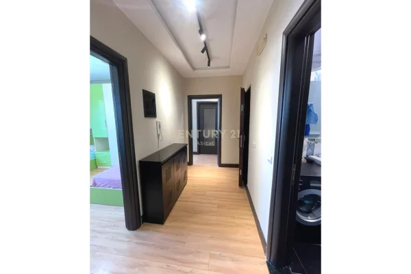 Appartamento in vendita a Tirana 2+1, Arredato