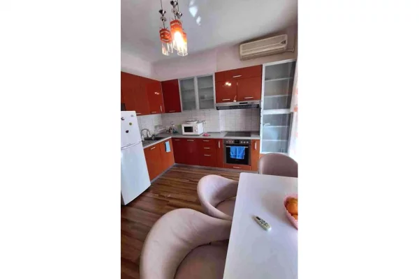Shtepi ne shitje Apartament ne Tirane, 2+1, Mobilimi E mobiluar, Pagesa 185,000  Euro.