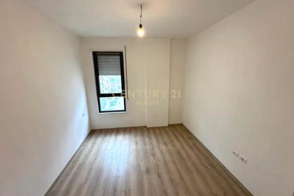 Shtepi ne shitje Apartament ne Tirane, 2+1, Mobilimi E mobiluar, Pagesa 195,000  Euro.