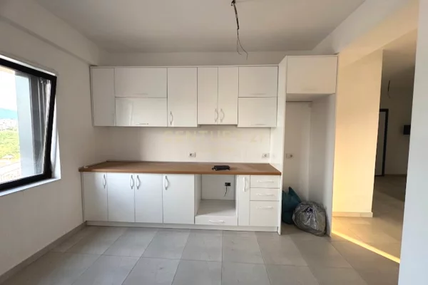 Shtepi ne shitje 2+1 ne Tirane - 180,000 Euro