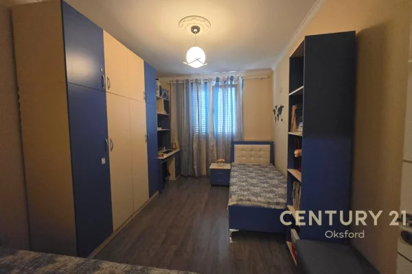 Shtepi ne shitje Apartament ne Tirane, 2+1, Mobilimi E mobiluar, Pagesa 167,000  Euro.