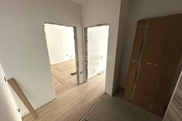 Shtepi ne shitje Apartament ne Tirane, 1+1, Mobilimi E mobiluar, Pagesa 139,000  Euro.