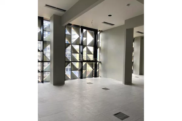 Ambient biznesi me qera 3+1 ne Tirane - 2,000 Euro