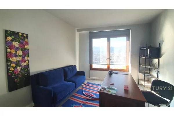 ZYRE ME QERA TE HILTON, PRANE DELIJORGJIT!