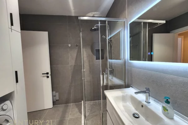 Shtepi me qera Apartament ne Tirane, 2+1, Mobilimi E mobiluar, Pagesa 1,000  Euro.