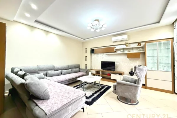 Shtepi me qera 2+1 ne Tirane - 650 Euro
