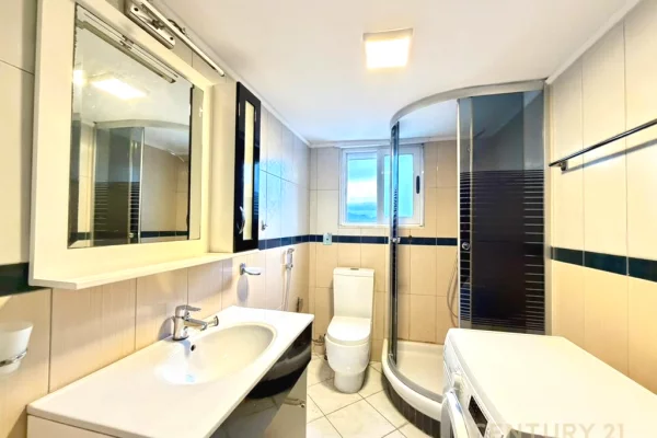 Shtepi me qera Apartament ne Tirane, 2+1, Mobilimi E mobiluar, Pagesa 650  Euro.