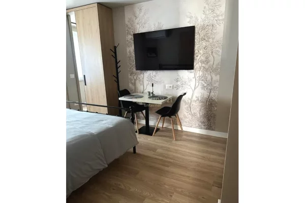 Shtepi me qera Apartament ne Tirane, Garsoniere, Mobilimi E mobiluar, Pagesa 600  Euro.