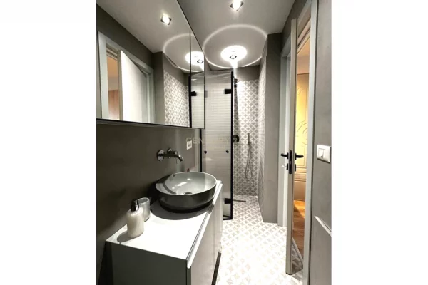 Shtepi me qera Apartament ne Tirane, Garsoniere, Mobilimi E mobiluar, Pagesa 600  Euro.