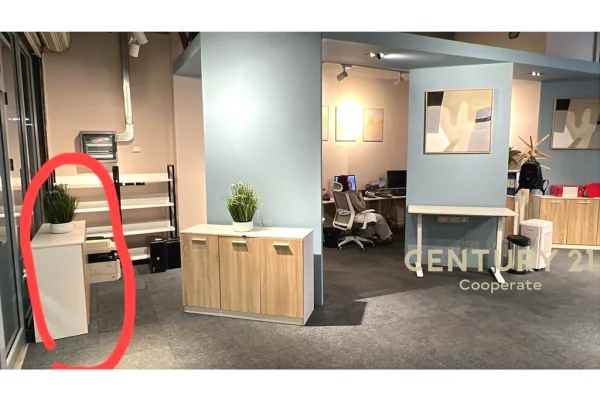 JAPIM ME QIRA ZYREMODERNE NE KOMPLEKSIN CONDOR, TIRANE