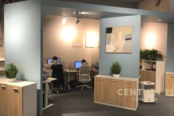 JAPIM ME QIRA ZYREMODERNE NE KOMPLEKSIN CONDOR, TIRANE