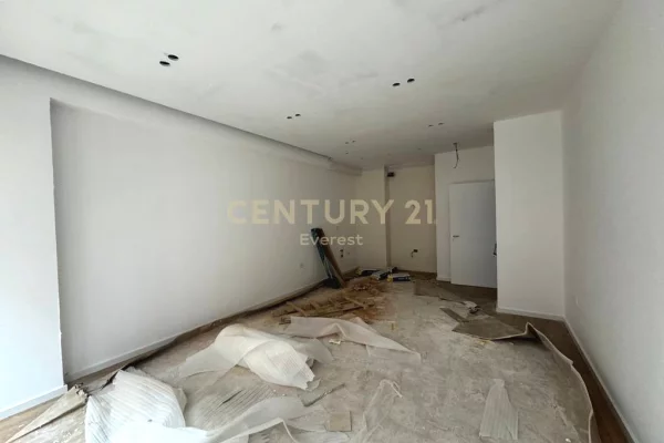 Shtepi ne shitje Apartament ne Tirane, 1+1, Mobilimi Bosh, pa mobiluar, Pagesa 98,000  Euro.