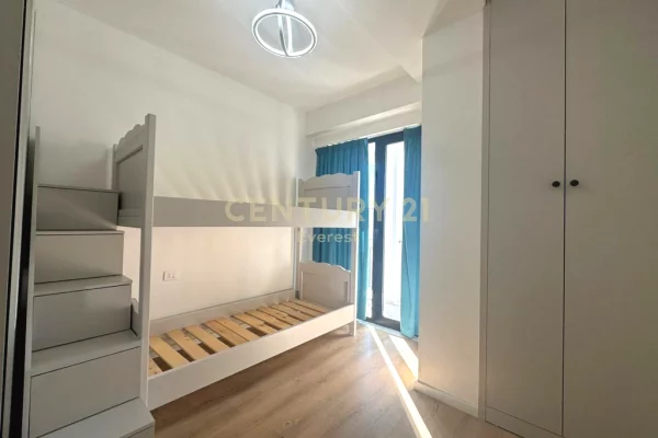 Shtepi ne shitje Apartament ne Tirane, 2+1, Mobilimi E mobiluar, Pagesa 138,000  Euro.