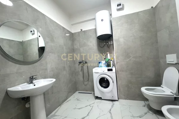 Shtepi ne shitje Apartament ne Tirane, 2+1, Mobilimi E mobiluar, Pagesa 138,000  Euro.