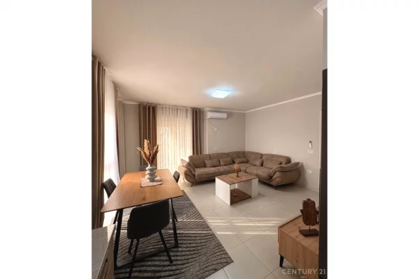 Shtepi me qera 2+1 ne Tirane - 750 Euro