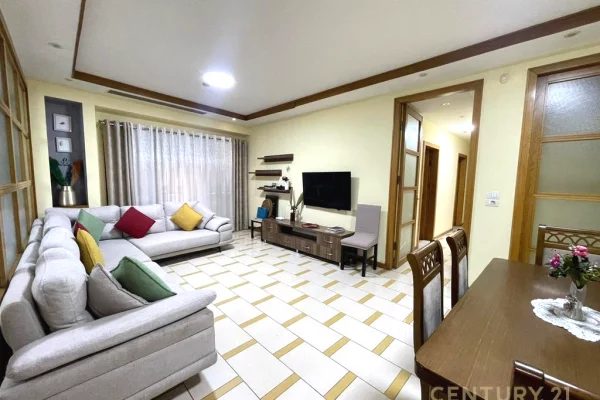 Shtepi me qera 3+1 ne Tirane - 1,300 Euro