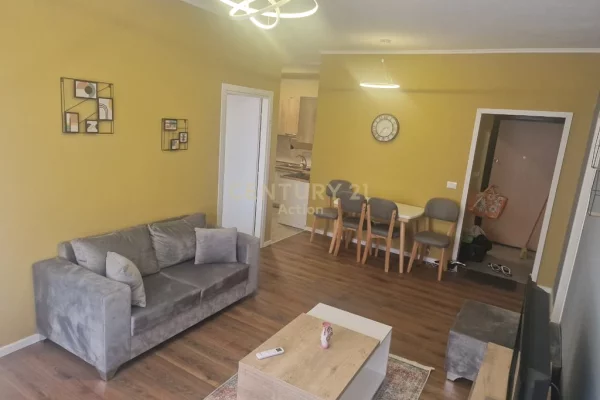 Shtepi me qera 2+1 ne Tirane - 700 Euro