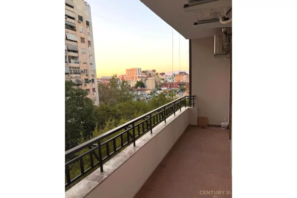 Ambient biznesi me qera 1+1 ne Tirane - 1,200 Euro