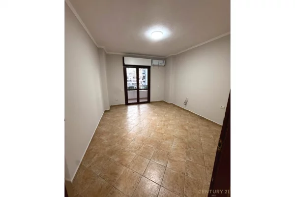 Ambient biznesi me qera 1+1 ne Tirane - 1,200 Euro