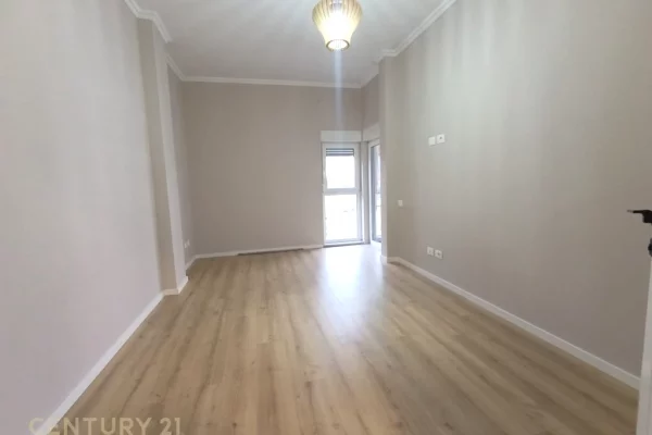 Shtepi ne shitje Apartament ne Tirane, 2+1, Mobilimi E mobiluar, Pagesa 190,000  Euro.