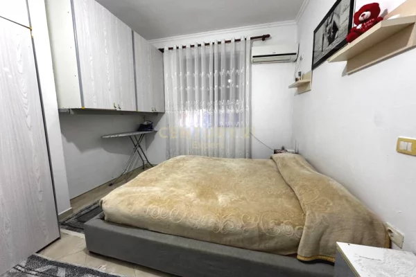 Shtepi ne shitje Apartament ne Tirane, 1+1, Mobilimi E mobiluar, Pagesa 65,000  Euro.