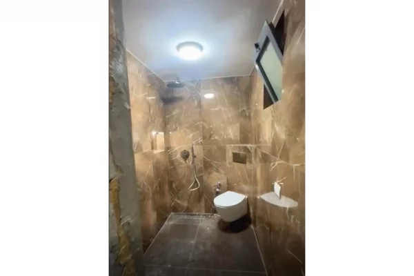 Shtepi ne shitje Apartament ne Tirane, 1+1, Mobilimi E mobiluar, Pagesa 87,000  Euro.