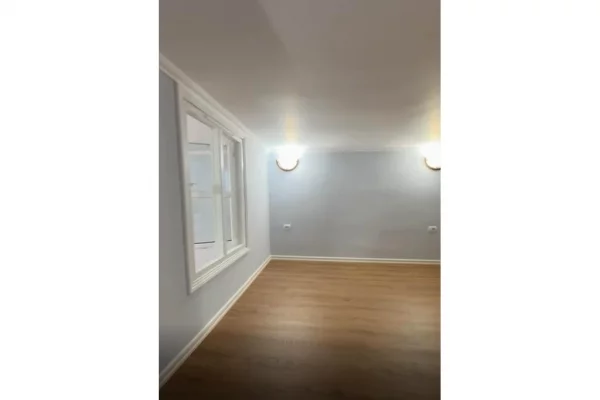 Shtepi ne shitje Apartament ne Tirane, 1+1, Mobilimi E mobiluar, Pagesa 87,000  Euro.