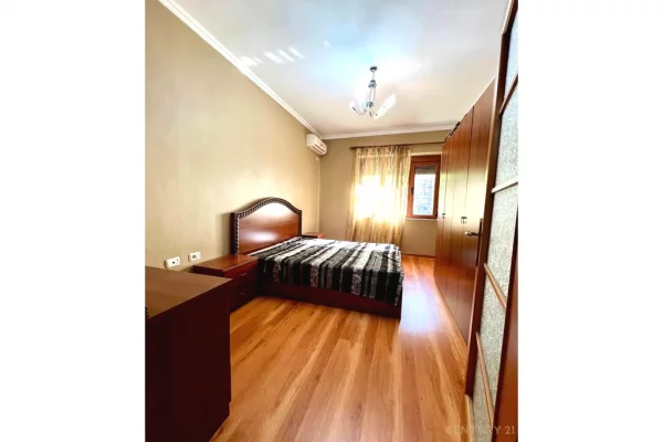 Shtepi me qera Apartament ne Tirane, 1+1, Mobilimi E mobiluar, Pagesa 500  Euro.