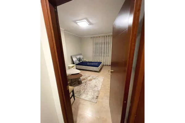 Shtepi me qera Apartament ne Tirane, 2+1, Mobilimi E mobiluar, Pagesa 900  Euro.