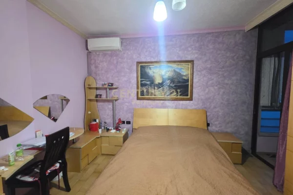 Shtepi me qera 2+1 ne Tirane - 600 Euro