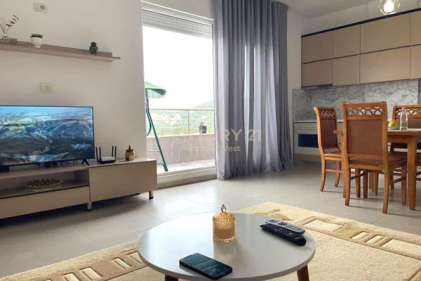 Shtepi me qera 2+1 ne Tirane - 940 Euro