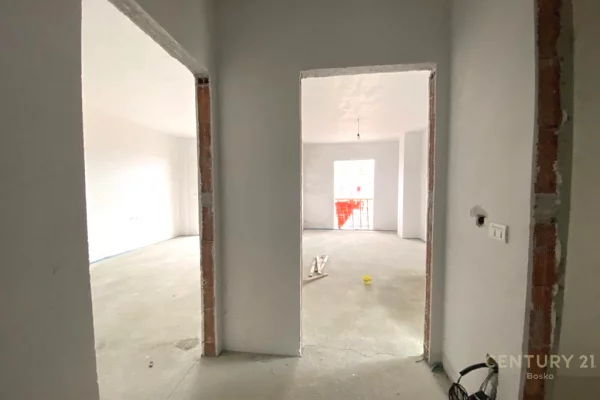 Shtepi ne shitje Apartament ne Tirane, 1+1, Mobilimi Bosh, pa mobiluar, Pagesa 140,000  Euro.