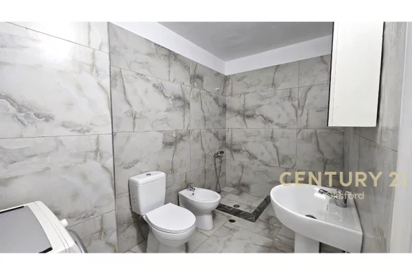 Shtepi me qera Apartament ne Tirane, 2+1, Mobilimi E mobiluar, Pagesa 800  Euro.