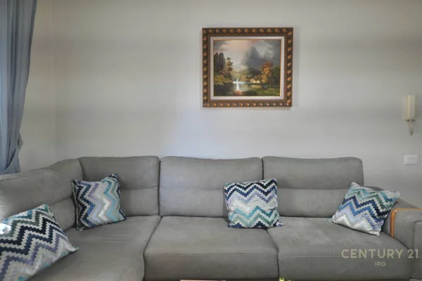 Shtepi me qera 2+1 ne Tirane - 700 Euro