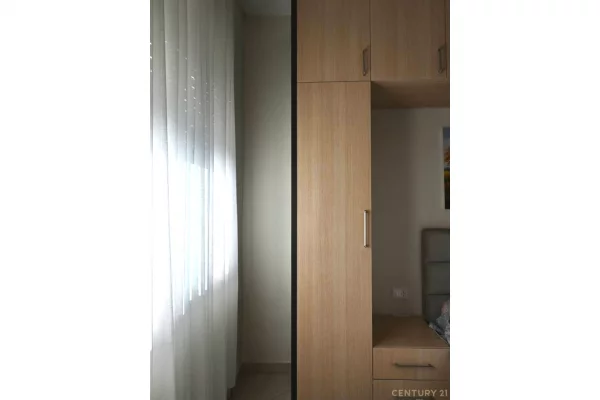 Shtepi me qera Apartament ne Tirane, 2+1, Mobilimi E mobiluar, Pagesa 700  Euro.