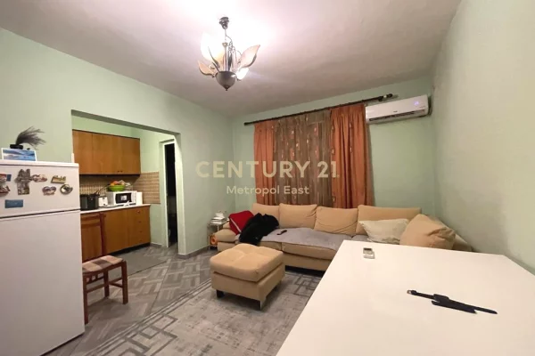 Shtepi ne shitje Apartament ne Tirane, 1+1, Mobilimi E mobiluar, Pagesa 115,000  Euro.