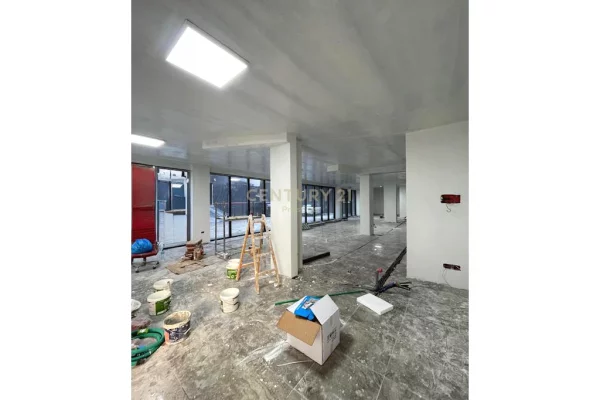 Ambient biznesi me qera 1+1 ne Tirane - 2,400 Euro