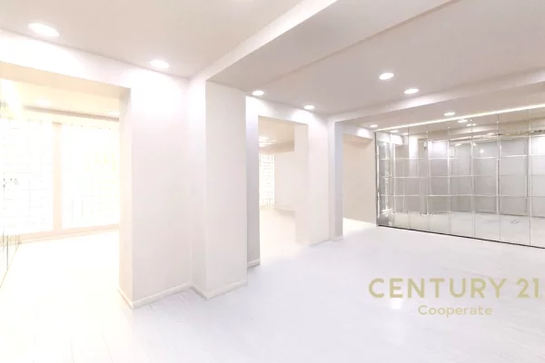 Ambient biznesi me qera 1+1 ne Tirane - 2,500 Euro