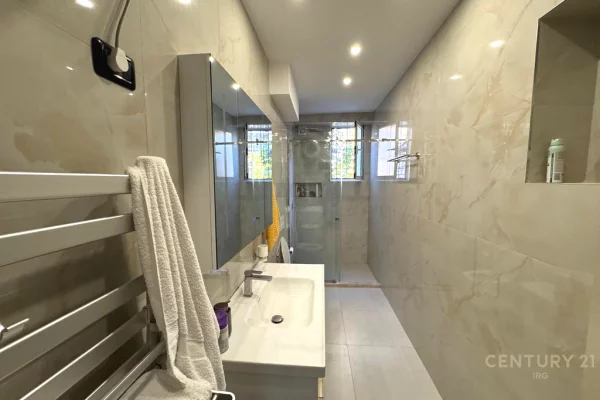 Shtepi me qera Apartament ne Tirane, 2+1, Mobilimi E mobiluar, Pagesa 700  Euro.