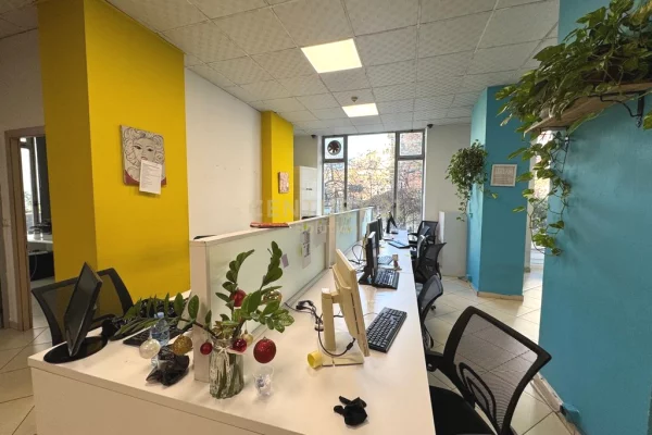 Ambient biznesi me qera 1+1 ne Tirane - 2,600 Euro